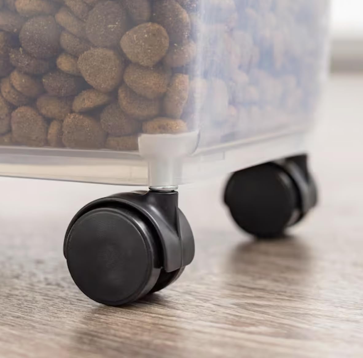 Airtight Pet Food Storage Combo with Scoop I45833