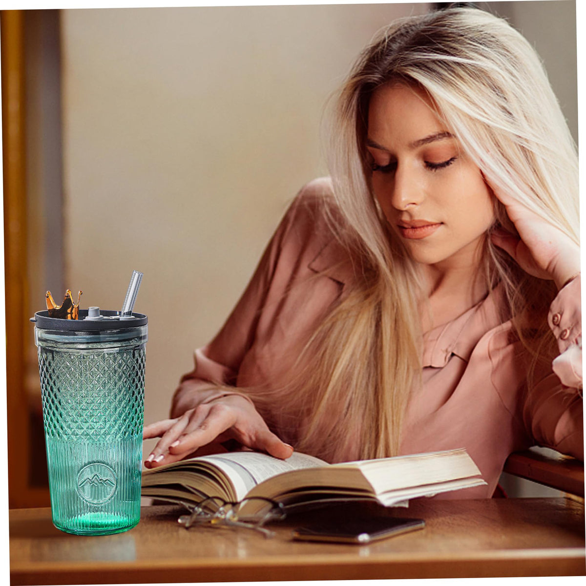 20Oz Glass Tumbler with Straw and Lid E26871